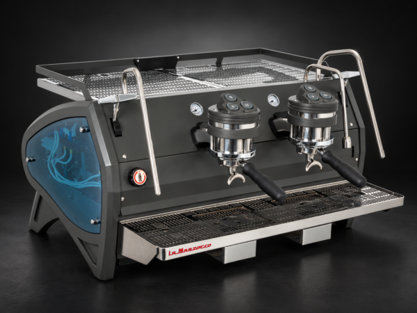 La Marzocco Strada S ABR — ekspres na ciemnym tle